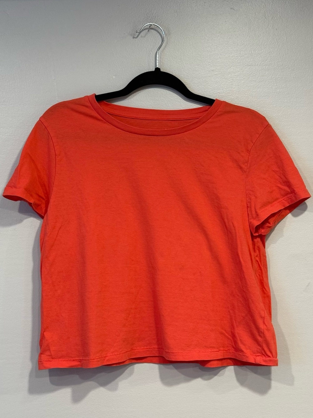 Universal Thread Women's Short Sleeve Crewneck Cropped Coral T-Shirt Large